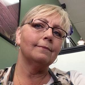 Meet your Posher, Nadine