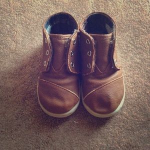 Boots TOMS