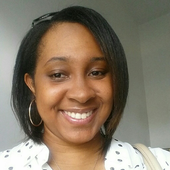 Meet your Posher, Monique