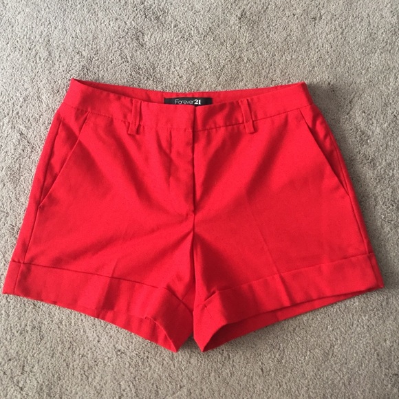 🔴Red high wasted shorts🔴