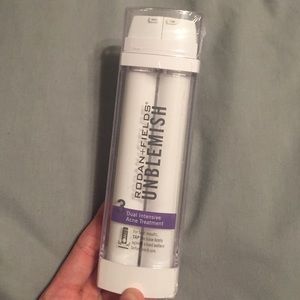 Rodan + Fields, dual intensive acne treatment