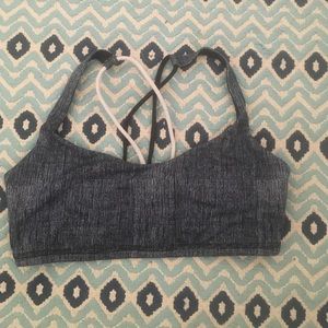 Lululemon Free To Be sports bra size 4