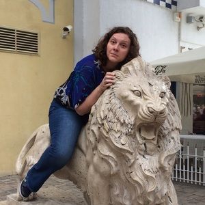 Meet your Posher, Lizzie