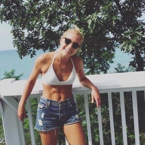 Meet your Posher, Elliot