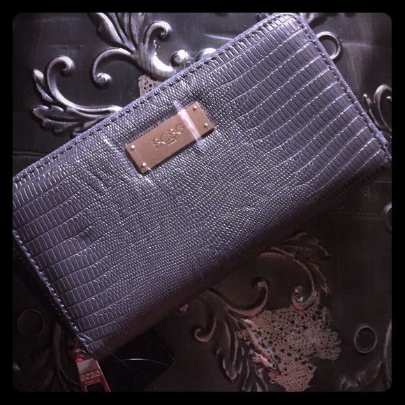 BCBG wallet
