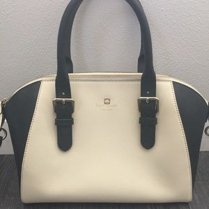 Black & White Kate Spade purse ✨