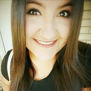 Meet your Posher, Valeria