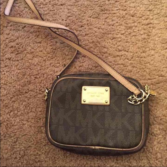 MK cross body