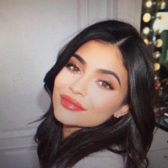 AUTHENTIC NIB KYLIE COSMETICS KRISTEN LIP KIT - Picture 2 of 3