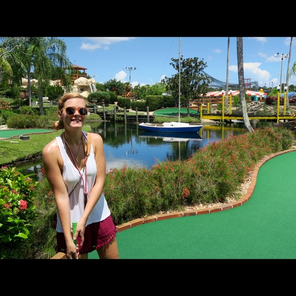 Meet your Posher, Britt - Picture 3 of 6