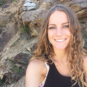 Meet your Posher, Emi