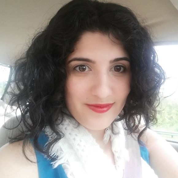 Meet your Posher, Daniela