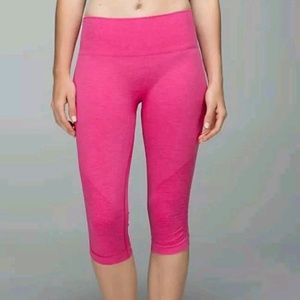 NWT Lulu In the Flow Crop