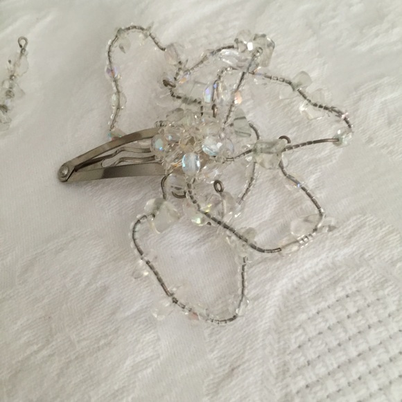 Crystal type hair clips (2)