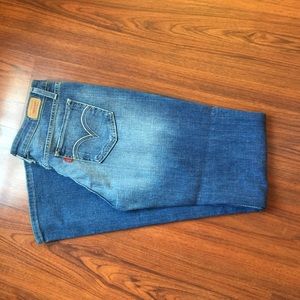 Size 7 L Levis Pants