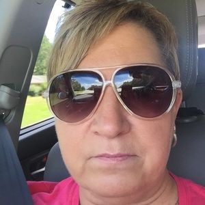 Meet your Posher, Carolyn