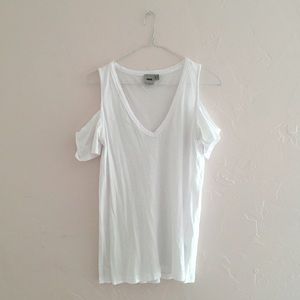 Shoulderless T-Shirt