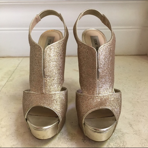 Steve Madden Gold Glitter Pumps - Size 8 - Picture 1 of 4