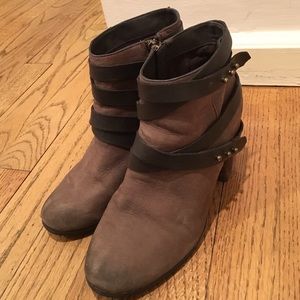 Nordstrom BP cute brown booties