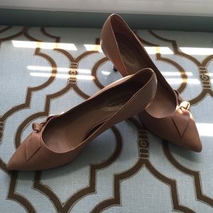 Elie Tahari camel leather heels