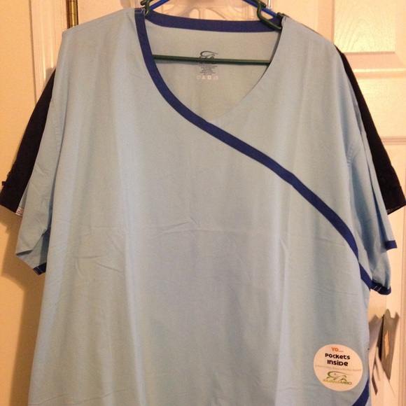 Iguanamed scrub top NWT 3x