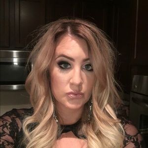 Meet your Posher, Jenn