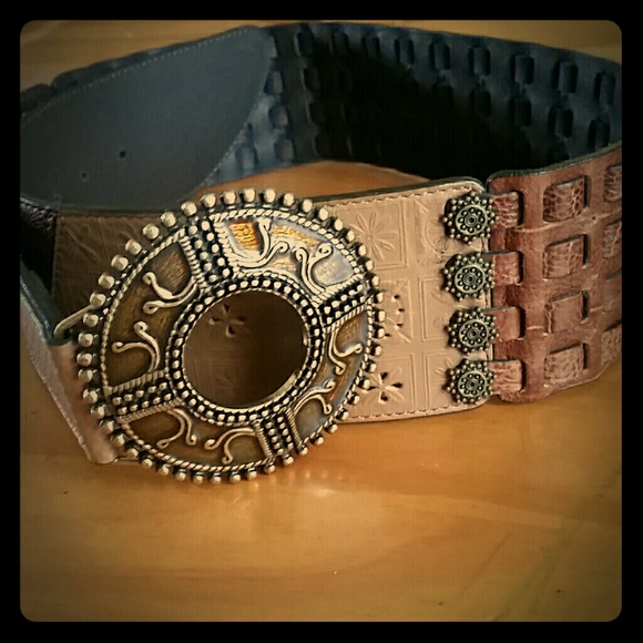 ??????FINAL SALE??Beautiful Womens Belt by Chicos