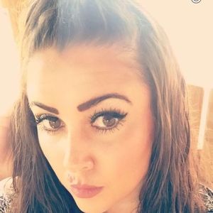 Meet your Posher, Carrie