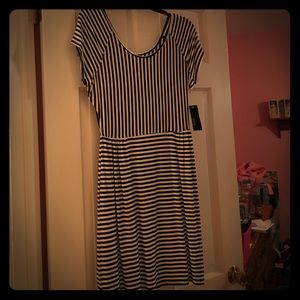 Super cute summer or fall dress!