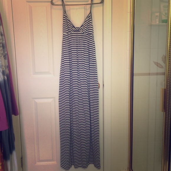 👗SALE👗 Old Navy Striped Maxi Dress