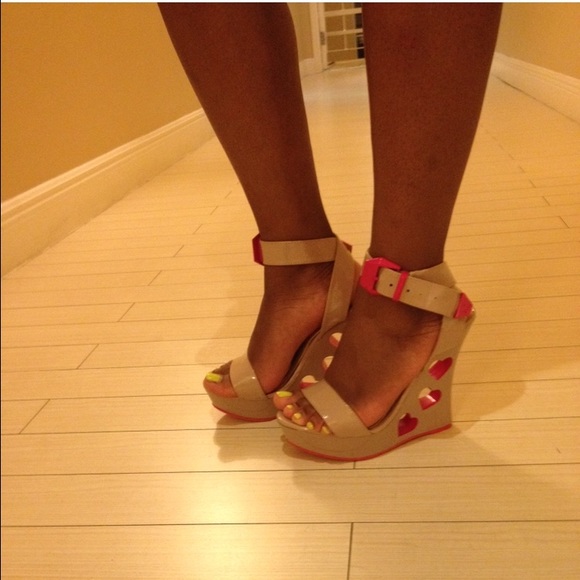 Wedge sandals - Picture 3 of 4