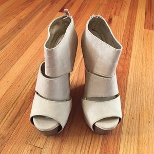 "Vianca" Platform Wedge