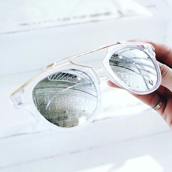 Stunning Clear and Silver Lenses Sunglasses - Picture 2 of 3