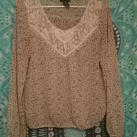 Sheer, floral, boho top - Picture 4 of 4