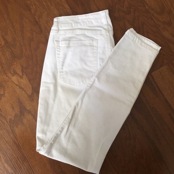 CAbi style 231 White Curvy Jeans Size 8