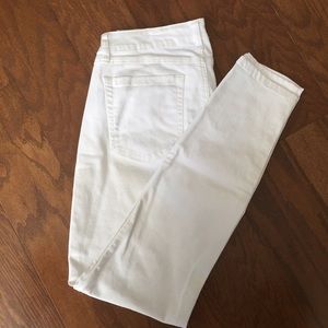 CAbi style 231 White Curvy Jeans Size 8