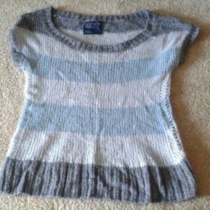 Short sleeve sweater