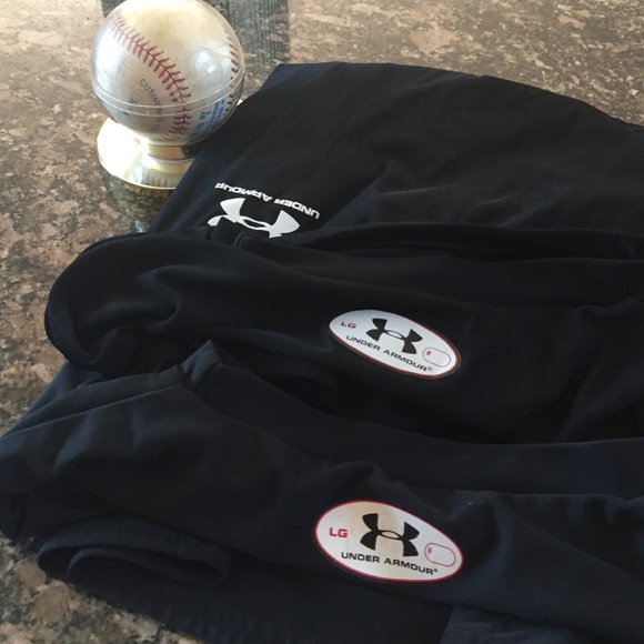 2 UNDER ARMOUR long sleeve tops - Picture 2 of 2