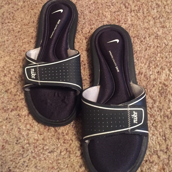 Nike flip flops