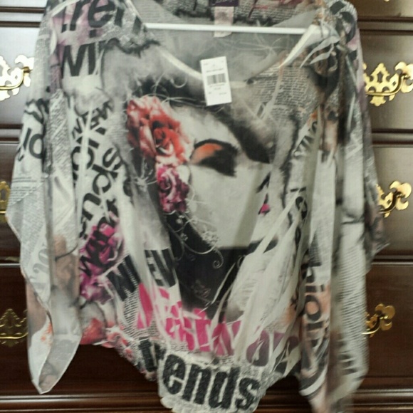 HOST PICK Sheer printed flowy sleeve top - Picture 2 of 2