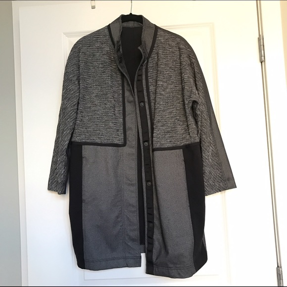 Lululemon Jacket size 4 - Picture 1 of 4
