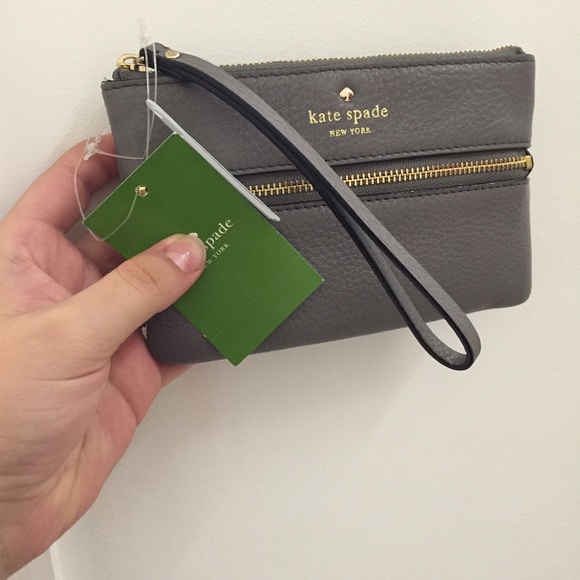 Kate Spade Handbags - BNWT Kate Spade Wristlet