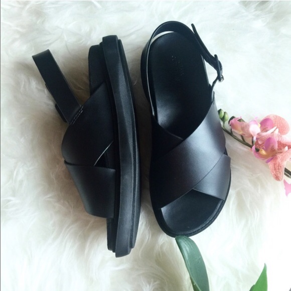 NWB Urban Outfitters black sandals - Picture 4 of 4