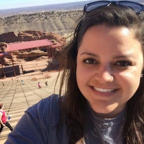 Meet your Posher, Becca