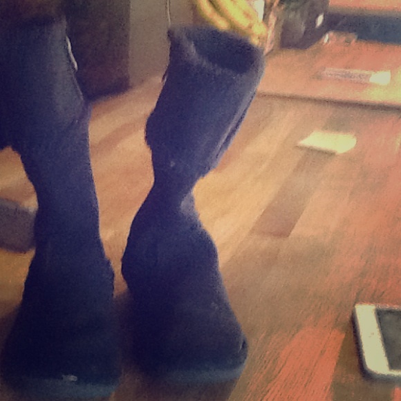 Boots - Picture 1 of 4