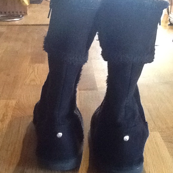 Boots - Picture 2 of 4