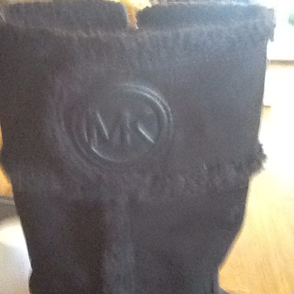 Boots - Picture 4 of 4