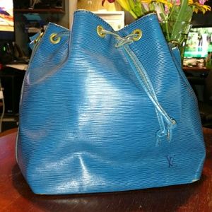 ON HOLD Louis Vuitton for Bee