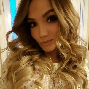 Meet your Posher, Alma