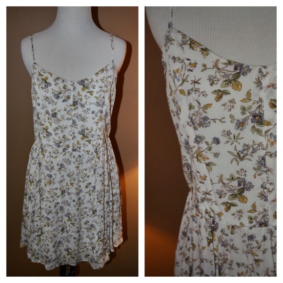 Floral Dress from UO, Size Medium - Picture 2 of 4